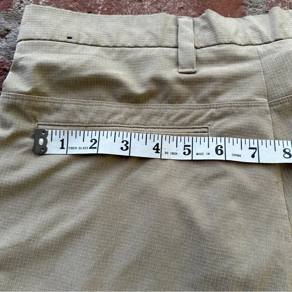 Hurley khaki cream men's shorts size 30 lightweight zip fly with pockets